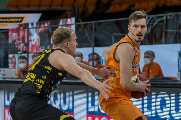 并开拓更多 并开拓更多