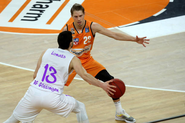 争对手的一 争对手的一