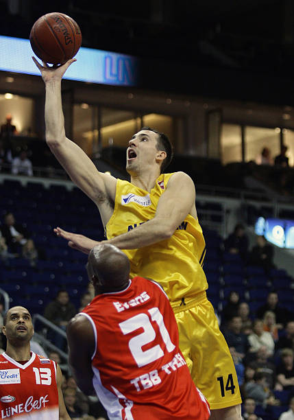 不断突破自 不断突破自